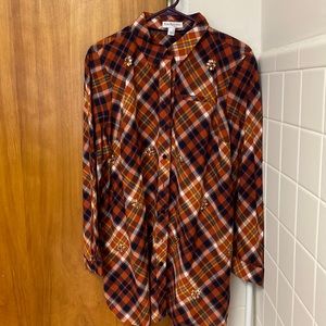 Kim Rogers brand plaid But nap. Sleeves can be cuffed. Beautiful embellishments